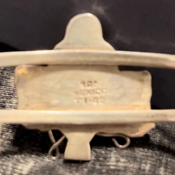 Taxco Sterling grape cluster wrist cuff and clip on earrings. - Picture 2 of 3